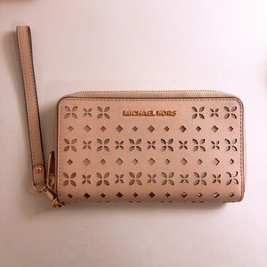 Michael Kors Jet Set Leather Wallet & Phone Holder